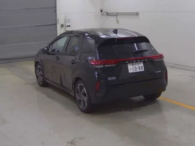Nissan AURA