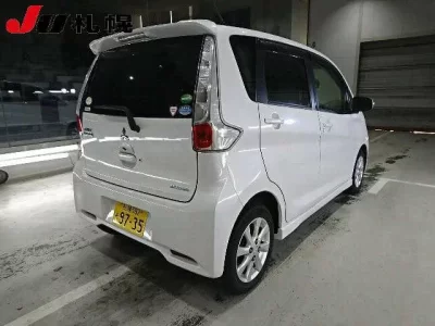 Mitsubishi EK CUSTOM