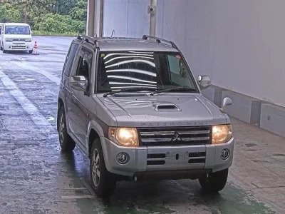 Mitsubishi PAJERO MINI