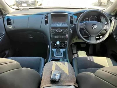 Nissan SKYLINE CROSSOVER