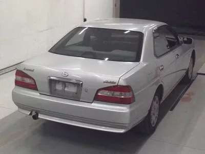 Nissan LAUREL