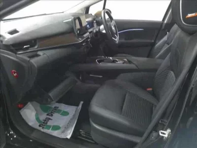 Nissan AURA