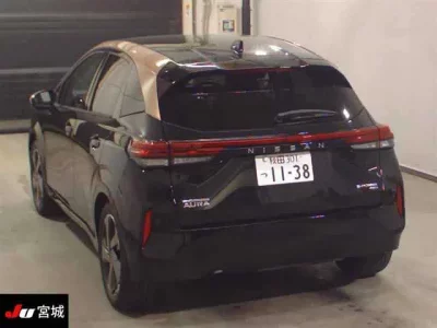 Nissan AURA