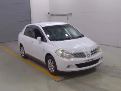 Nissan TIIDA LATIO