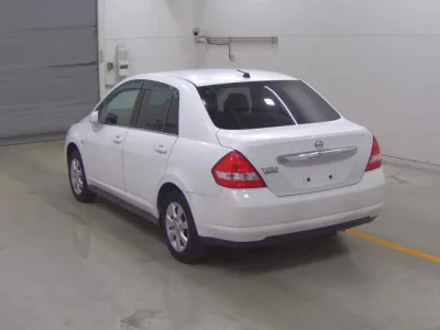 Nissan TIIDA LATIO