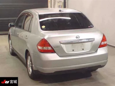 Nissan TIIDA LATIO