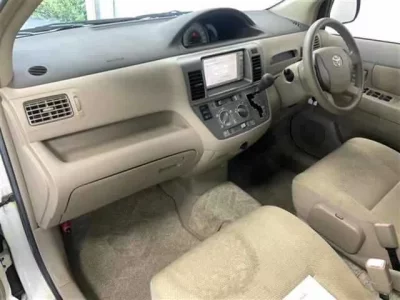 Toyota RAUM