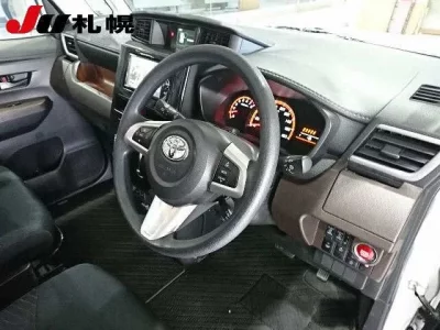 Toyota TANK