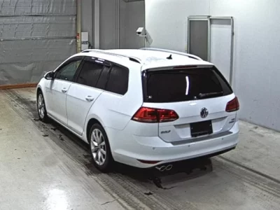 Volkswagen GOLF VARIANT