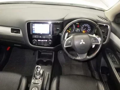 Mitsubishi OUTLANDER PHEV