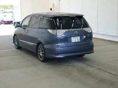 Toyota ESTIMA HYBRID