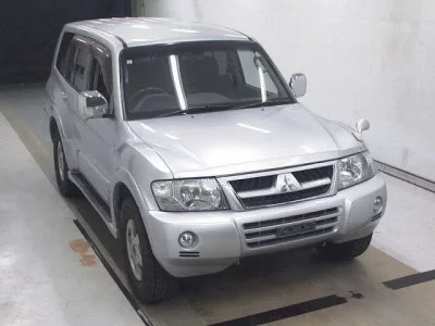 Mitsubishi PAJERO