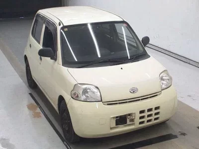 Daihatsu Esse