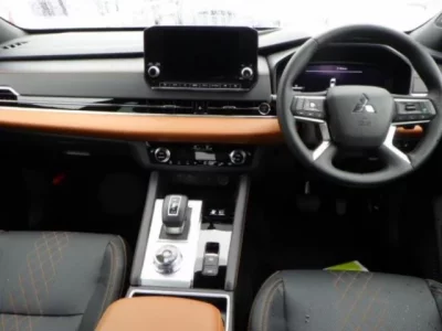 Mitsubishi OUTLANDER PHEV