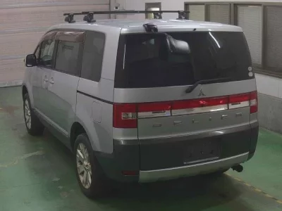 Mitsubishi DELICA D5