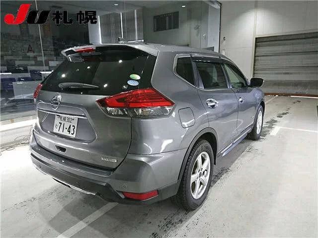 Nissan X-TRAIL