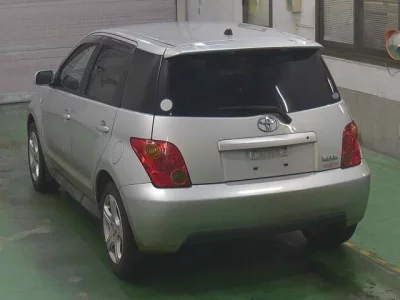 Toyota IST