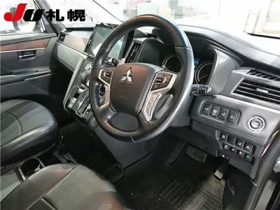 Mitsubishi DELICA D5