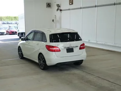 Mercedes-Benz B CLASS