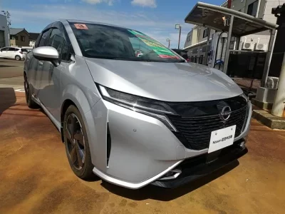 Nissan AURA