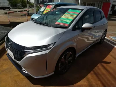 Nissan AURA