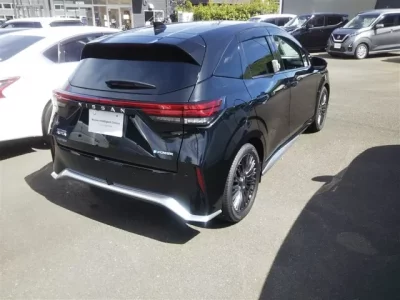 Nissan AURA