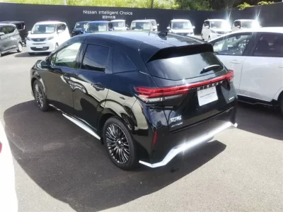 Nissan AURA