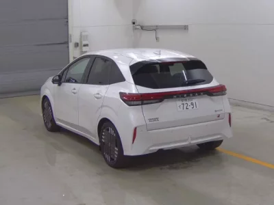 Nissan AURA