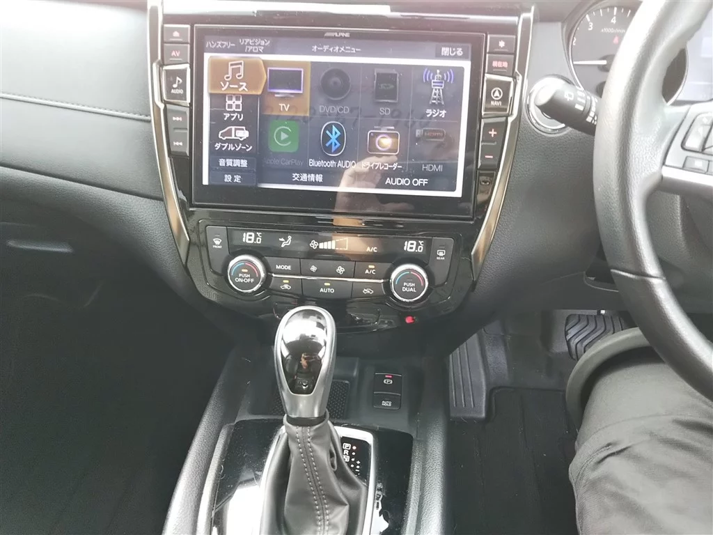 Nissan X-TRAIL