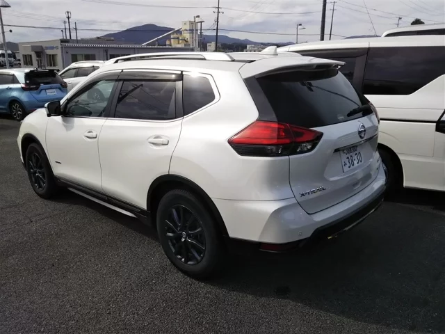 Nissan X-TRAIL