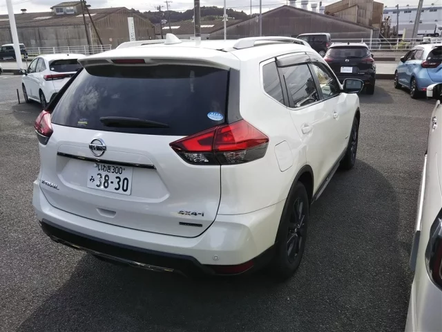 Nissan X-TRAIL