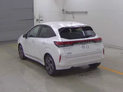 Nissan AURA
