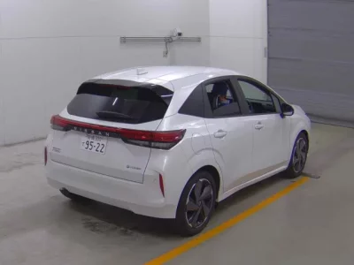 Nissan AURA