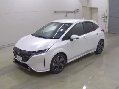 Nissan AURA