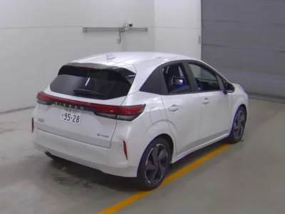 Nissan AURA