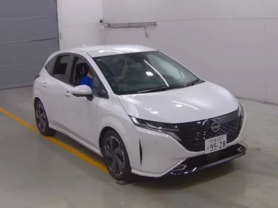 Nissan AURA
