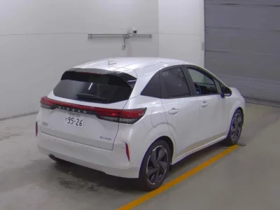 Nissan AURA