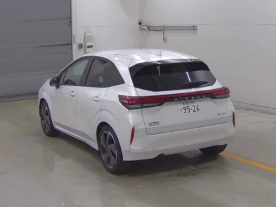 Nissan AURA