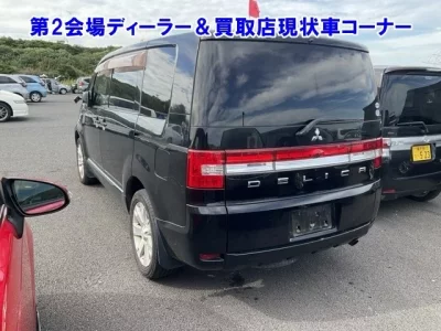 Mitsubishi DELICA D5