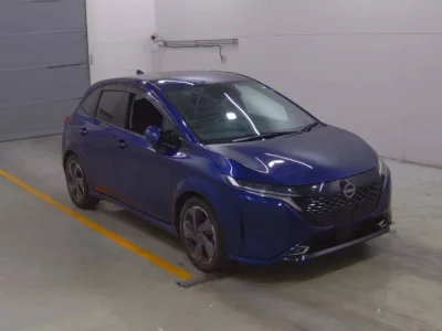 Nissan AURA