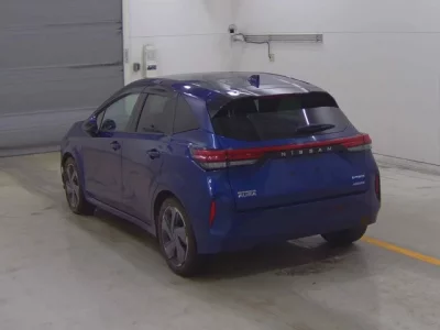 Nissan AURA