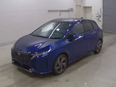 Nissan AURA