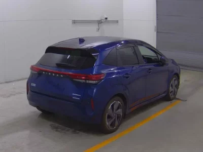 Nissan AURA