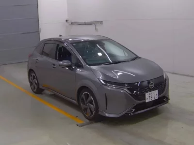 Nissan AURA