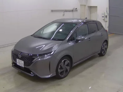 Nissan AURA