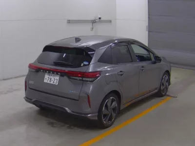 Nissan AURA