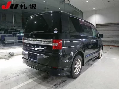 Mitsubishi DELICA D5
