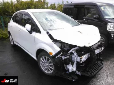 Nissan AURA