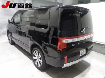 Mitsubishi DELICA D5