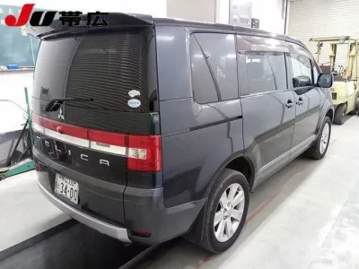 Mitsubishi DELICA D5